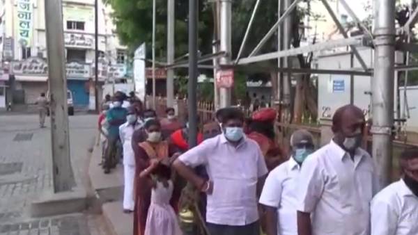 முக கவசம் அவசியம்