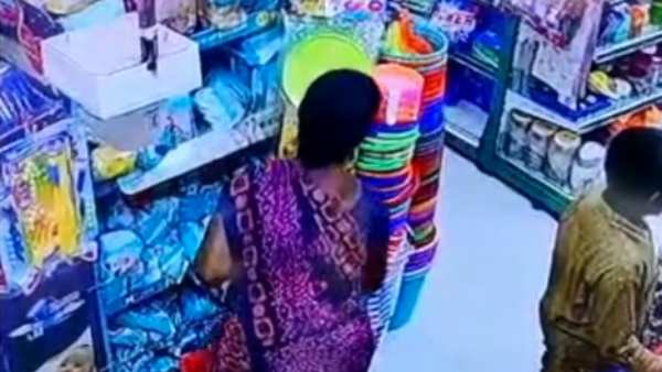 சுதாரித்த கடை ஊழியர்