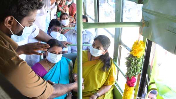 கனிமொழி, கீதா ஜீவன்