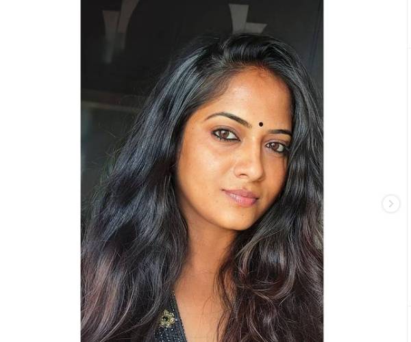 கொஞ்சம் கோவக்கார அம்மாதான்