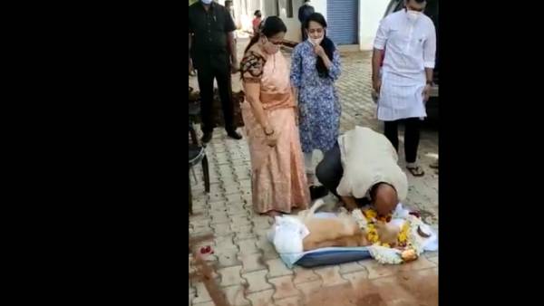 உள்துறை அமைச்சர்