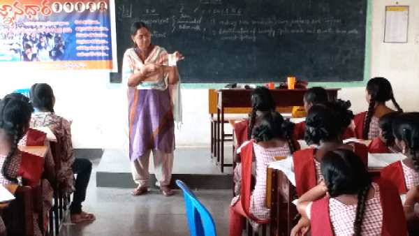 பள்ளி படிப்பை கைவிட்டவர்கள்