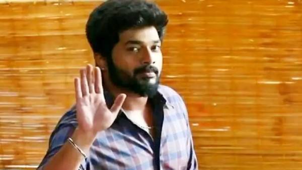 ஹிட்டான முகிலன்