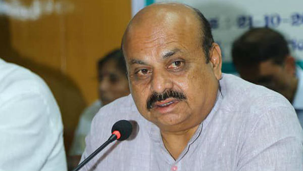  கேரளாவிலிருந்து வருவோர்.. ஒரு வாரம் கட்டாயம் தனிமையில் இருக்க வேண்டும்.. கர்நாடக அரசு உத்தரவு