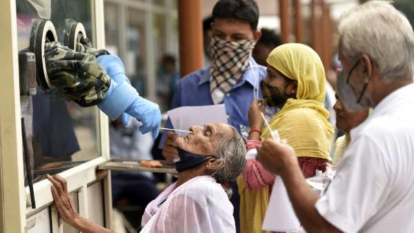  இந்தியாவில் மீண்டும் கிடுகிடு உயர்வு- 46 ஆயிரத்தை கடந்தது ஒருநாள் கொரோனா பாதிப்பு- 607 பேர் மரணம்