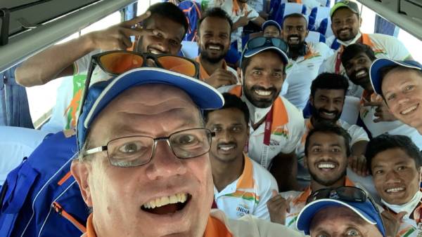Political and cinema celebrities have been congratulating the historic Indian hockey team Political and cinema celebrities have been congratulating the historic Indian hockey team