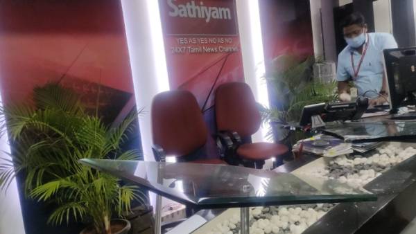 satyam tv office attacked by unknown person cctv footage released satyam tv office attacked by unknown person cctv footage released