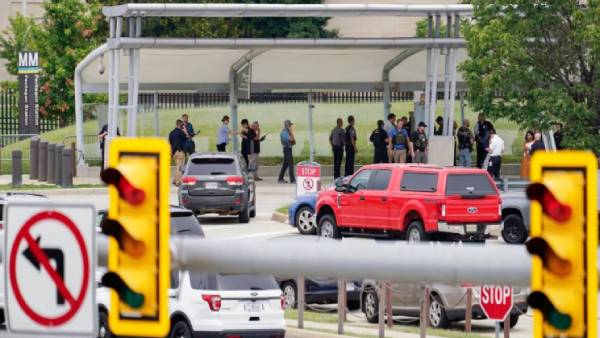 Pentagon On Lockdown After Reports Of Shooting At Nearby Subway Station Pentagon On Lockdown After Reports Of Shooting At Nearby Subway Station