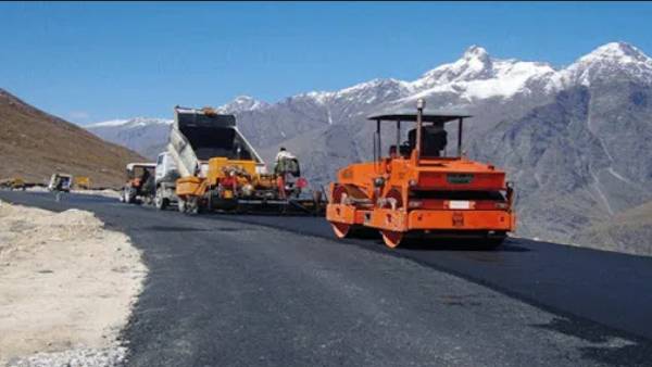 India Builds Worlds Highest Road In Ladakh India Builds Worlds Highest Road In Ladakh