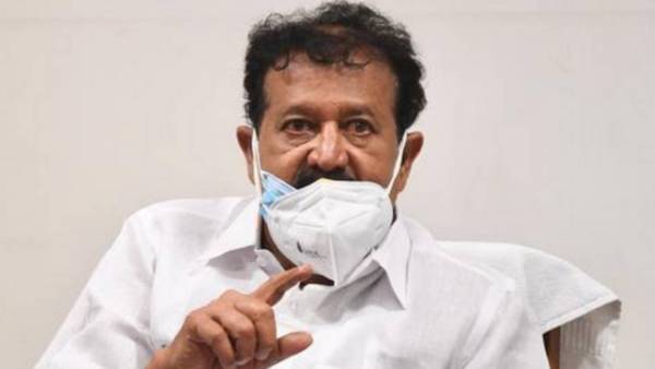 வெள்ளநீர் சூழ்ந்தது