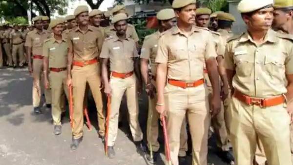 அதிகாரிகள் யார்?