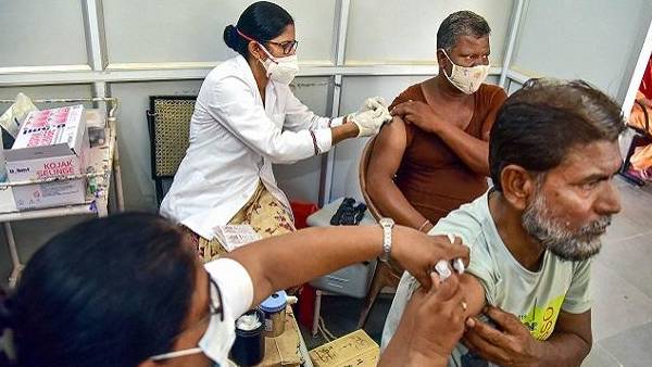 ஒரு மாதத்தில் 18 கோடிக்குப் பேருக்கு வேக்சின்