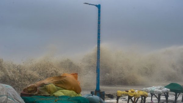 அரபிக் கடல் டூ ஓமன் -ஷகீன் புயல்