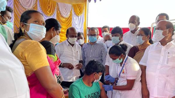 கூடுதல் தடுப்பூசி