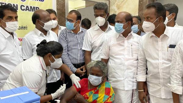 தடுப்பூசி முகாம்
