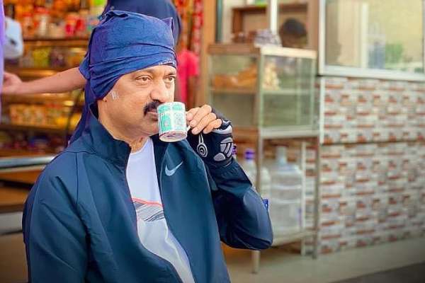 தேனீர் சாப்பிட்ட ஸ்டாலின்