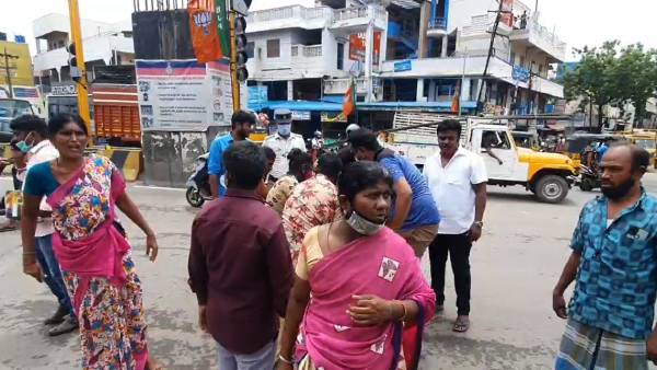 உத்தர பிரதேசத்தில் தந்தை