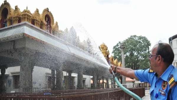 12 பேர் மீது வழக்கு