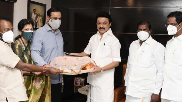 ஸ்டாலினுடன் நெருக்கம்