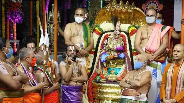 மலைப்பாதையில் பக்தர்களுக்கு அனுமதி