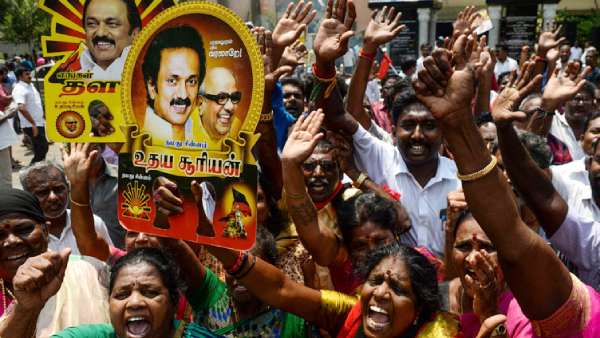 வெற்றி கொண்டாட்டம்