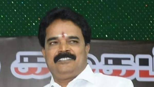 போலீஸார் திறந்த வங்கி லாக்கரும், சிக்கிய சொத்துபத்திர ஆவணங்களும்
