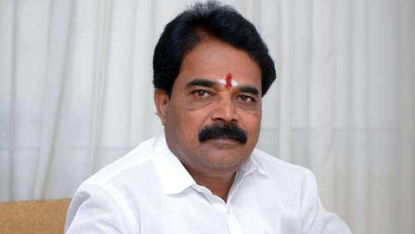 இளங்கோவனுடன் தொடர்பு