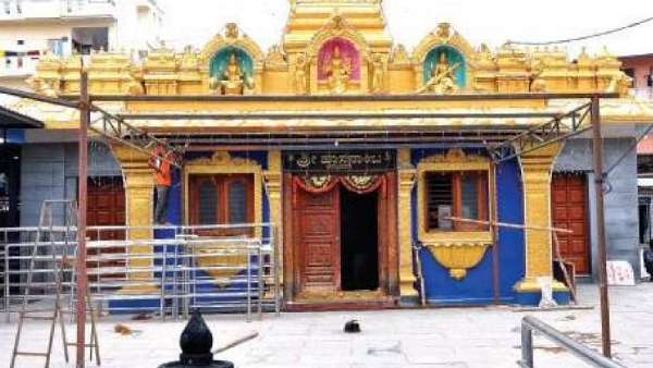 தீபாவளிக்கு மட்டுமே திறக்கப்படும் ஹாசனம்பா கோவில் - இரண்டு ஆண்டுகளுக்குப் பின் பக்தர்கள் தரிசனம் 