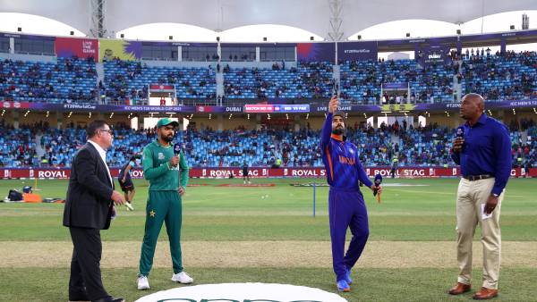 பாகிஸ்தான் ஆட்டம்
