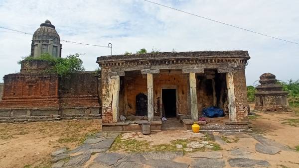 Kotravai and Vinayagar statue found in Gingee Kotravai and Vinayagar statue found in Gingee