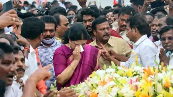 ஜெயலலிதா சமாதி