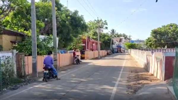 மடக்கிய போலீஸ்