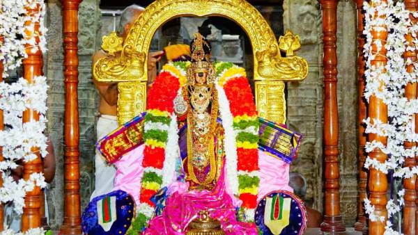 Namperumal Oonjal Utsavam At Srirangam Ranganathar temple Namperumal Oonjal Utsavam At Srirangam Ranganathar temple