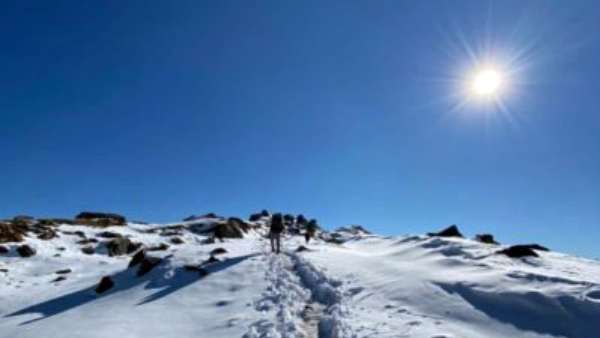 உத்தரகாண்ட் பெருவெள்ளம் : மீட்புப்பணிகள் நீடிப்பு மலையேற்ற வீரர்கள் 8 பேர் உள்பட 11 உடல்கள் மீட்பு 