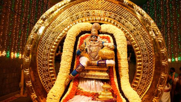 Tirupati Brahmorsavam: Alwar Tirumanjanam today at Ezhumalayan temple Tirupati Brahmorsavam: Alwar Tirumanjanam today at Ezhumalayan temple