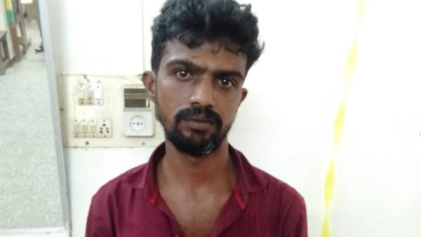 வாட்ஸ்அப் மூலம் மிரட்டல்