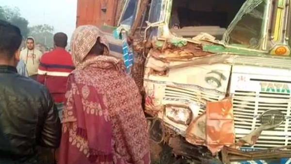 இறுதி ஊர்வலத்தில் 18 பேர் பேலி... கடும் பனியால் மோதிய லாரி.. மேற்கு வங்கத்தில் சோகம். 