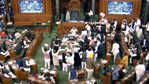  விவசாய சட்டங்களை ரத்து செய்யும் மசோதா நிறைவேற்றம்- லோக்சபா பிற்பகல் 2 மணிவரை ஒத்திவைப்பு