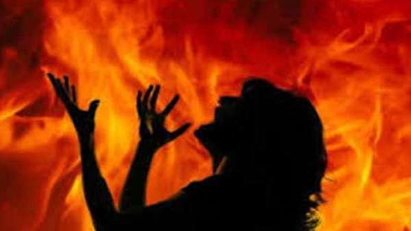 மனைவிக்கு தீ வைத்த கணவர்