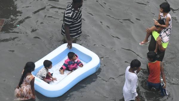 இப்படியே போனா என்ன பண்றது?.. வடியாத வெள்ளம்.. மீண்டும் வேகமெடுத்த மழை.. கலக்கத்தில் சென்னை மக்கள்! 