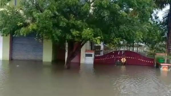 வெள்ளநீர்