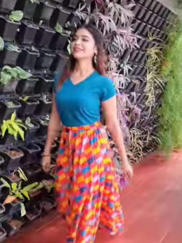 சமூக வலைத்தளத்தில் ஆக்டிவ்