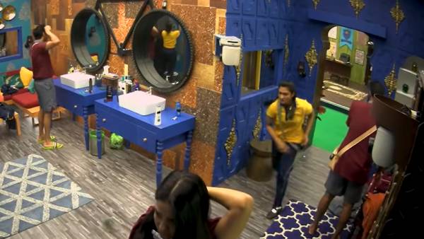 பொருட்களை தூக்கி உடைத்த அக்ஷரா...நொடிப்பொழுதில் தப்பித்த பாவனி 