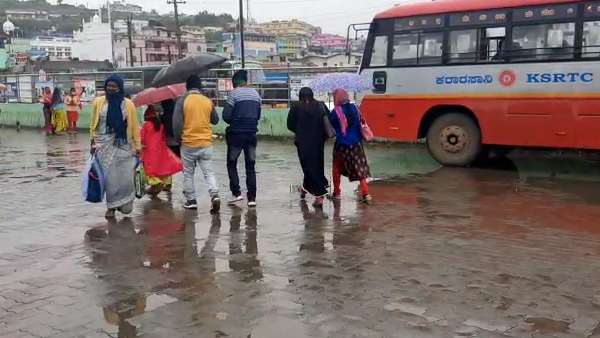 சுற்றுலா பயணிகளுக்குத் தடை
