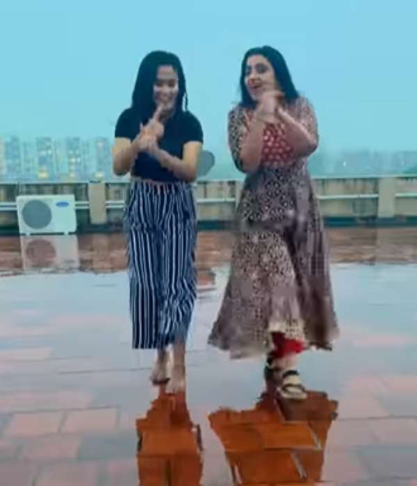 மழையிலும் ஆட்டம்