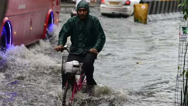 பூவிருந்தவல்லி அருகே தண்ணீர்