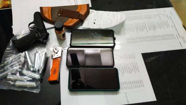 air pistol guns found in a private hotel in Coimbatore air pistol guns found in a private hotel in Coimbatore