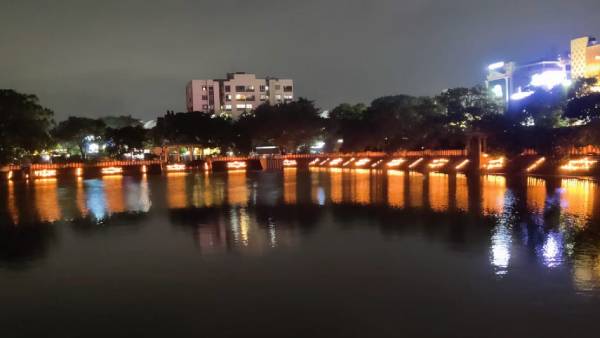 கார்த்திகை தீப திருவிழா - மயிலாப்பூர் கபாலி கோவில் மதுரை மீனாட்சியம்மன் கோவில்களில் லட்ச தீபம் கார்த்திகை தீப திருவிழா - மயிலாப்பூர் கபாலி கோவில் மதுரை மீனாட்சியம்மன் கோவில்களில் லட்ச தீபம்