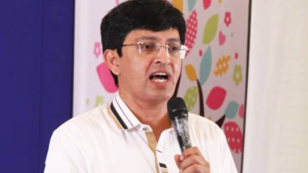 தமிழக சுகாதாரத் துறை செயலாளர் ராதாகிருஷ்ணனின் கார் விபத்து.. திருச்சியில் பரபரப்பு 