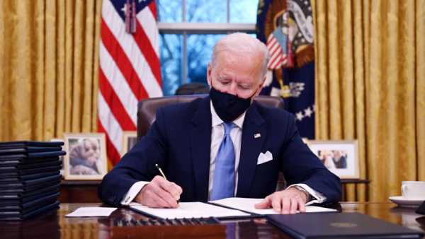 அமெரிக்காவின் 45வது அதிபராக ஜோ பிடன் பதவி ஏற்றார்.